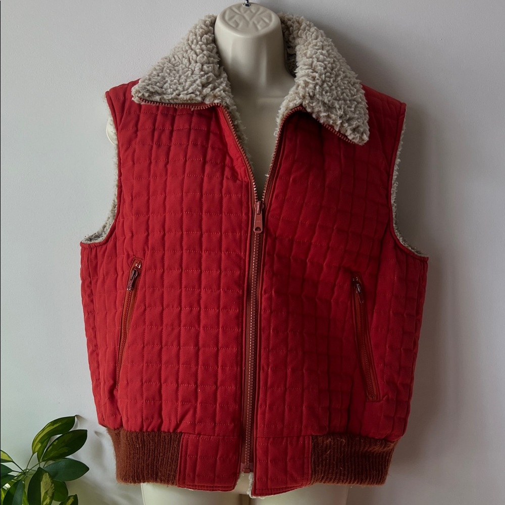 Mens Red Quilted Vest Sherpa Lined Medium Workwear Outdoor